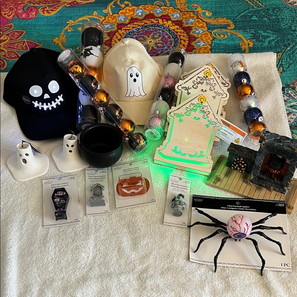 Halloween Decor Bundle with Hats and Lights